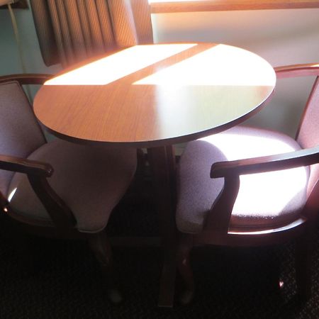 Super 8 By Wyndham Hudson Hotel Room photo