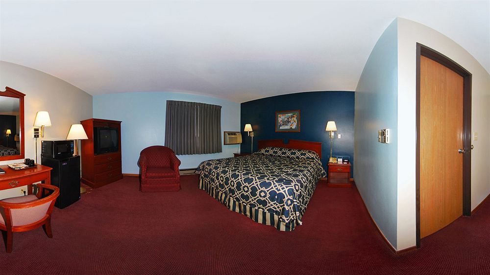 Super 8 By Wyndham Hudson Hotel Exterior photo